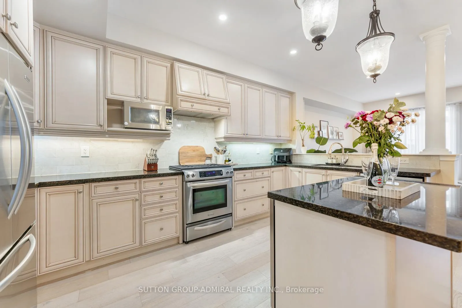 Photo 8 of 5 Millhouse Court, Vaughan, Patterson — HOMEH