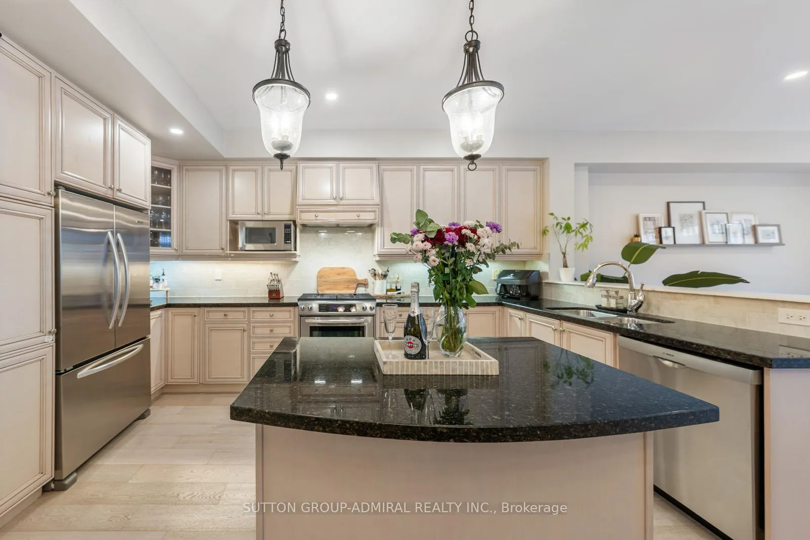 Photo 11 of 5 Millhouse Court, Vaughan, Patterson — HOMEH