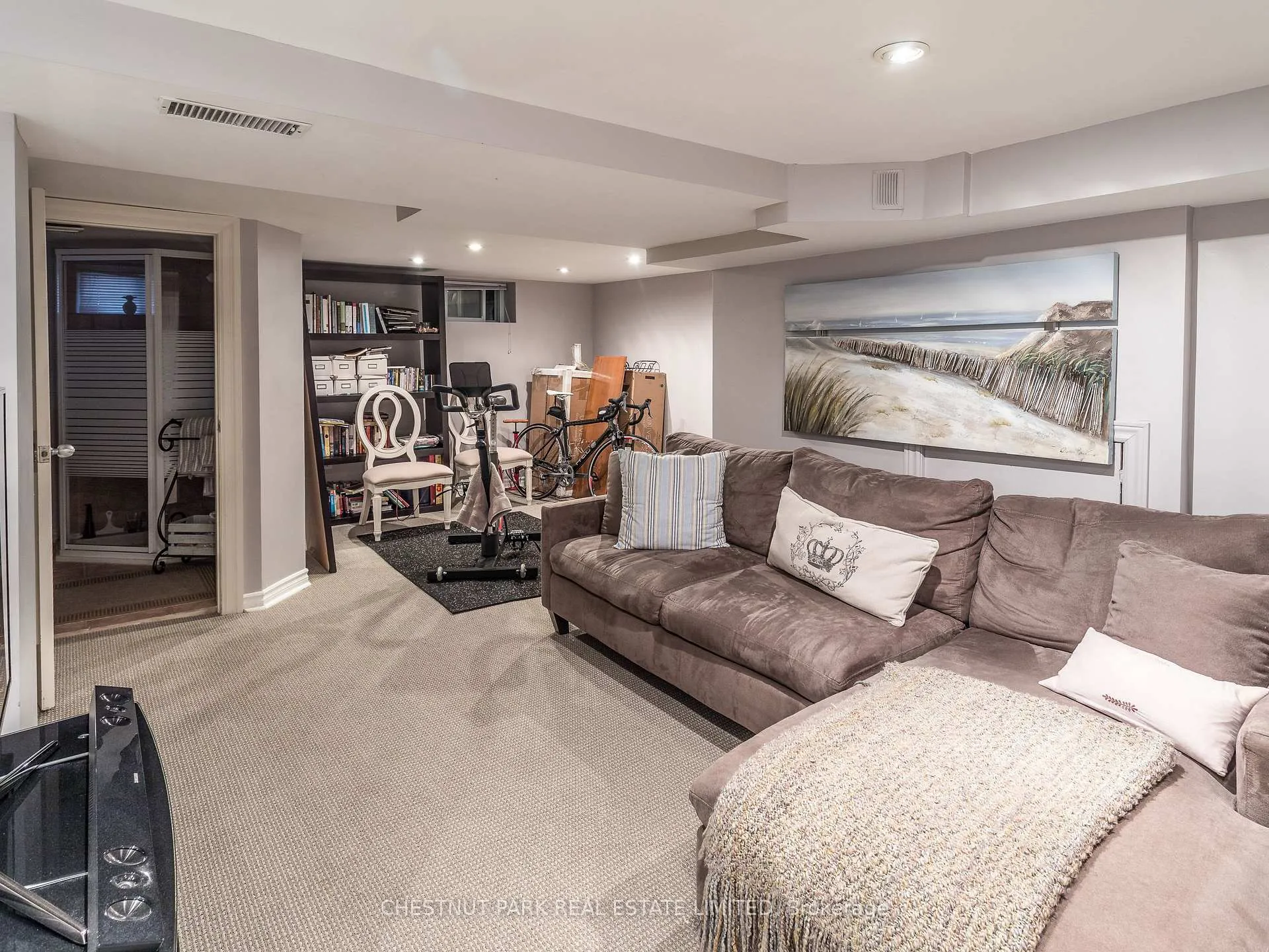 Photo 15 of 46 Thurston Road, Toronto, Mount Pleasant East — HOMEH