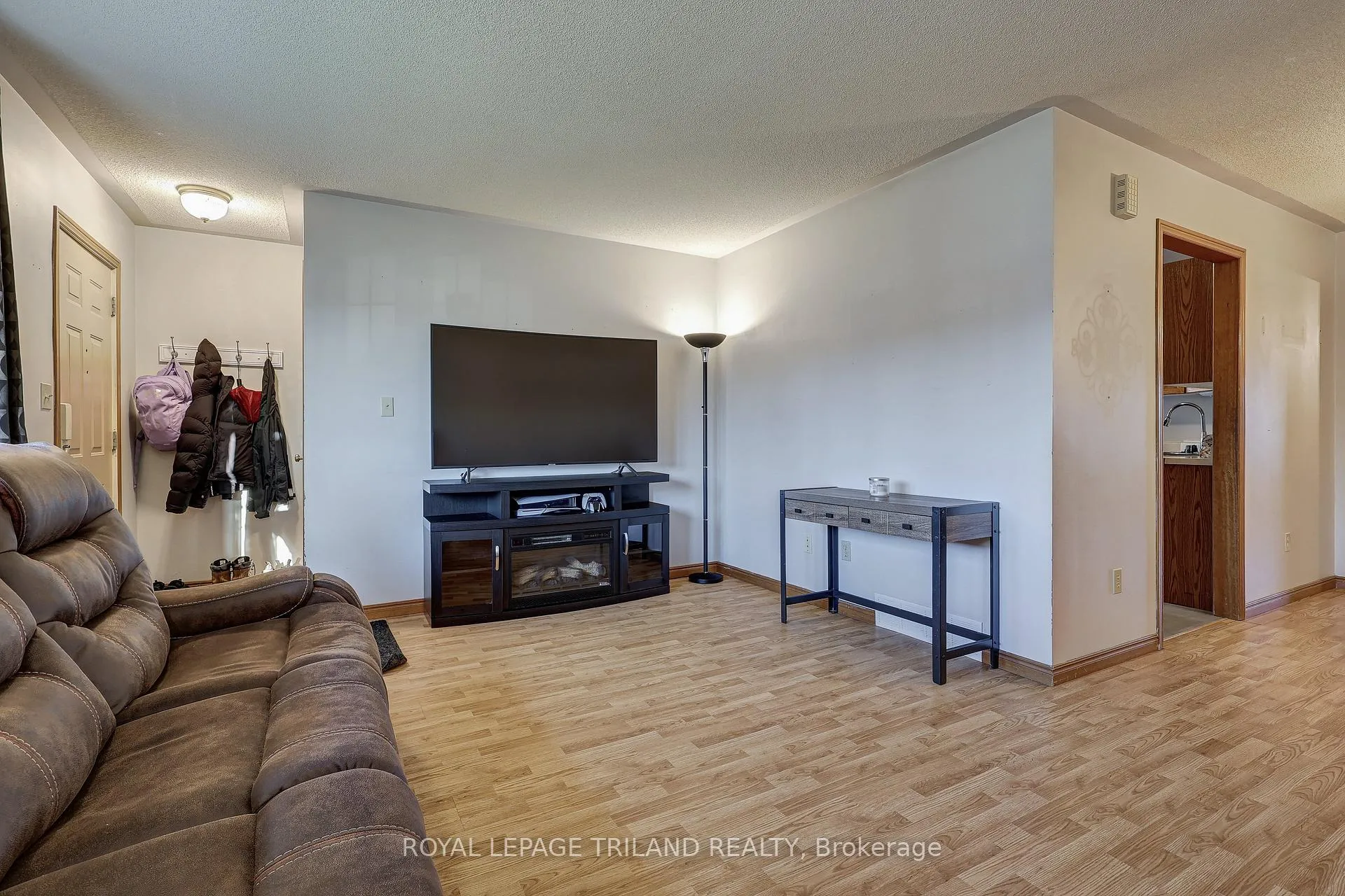 Photo 4 of 378 Highview Drive, St. Thomas — HOMEH