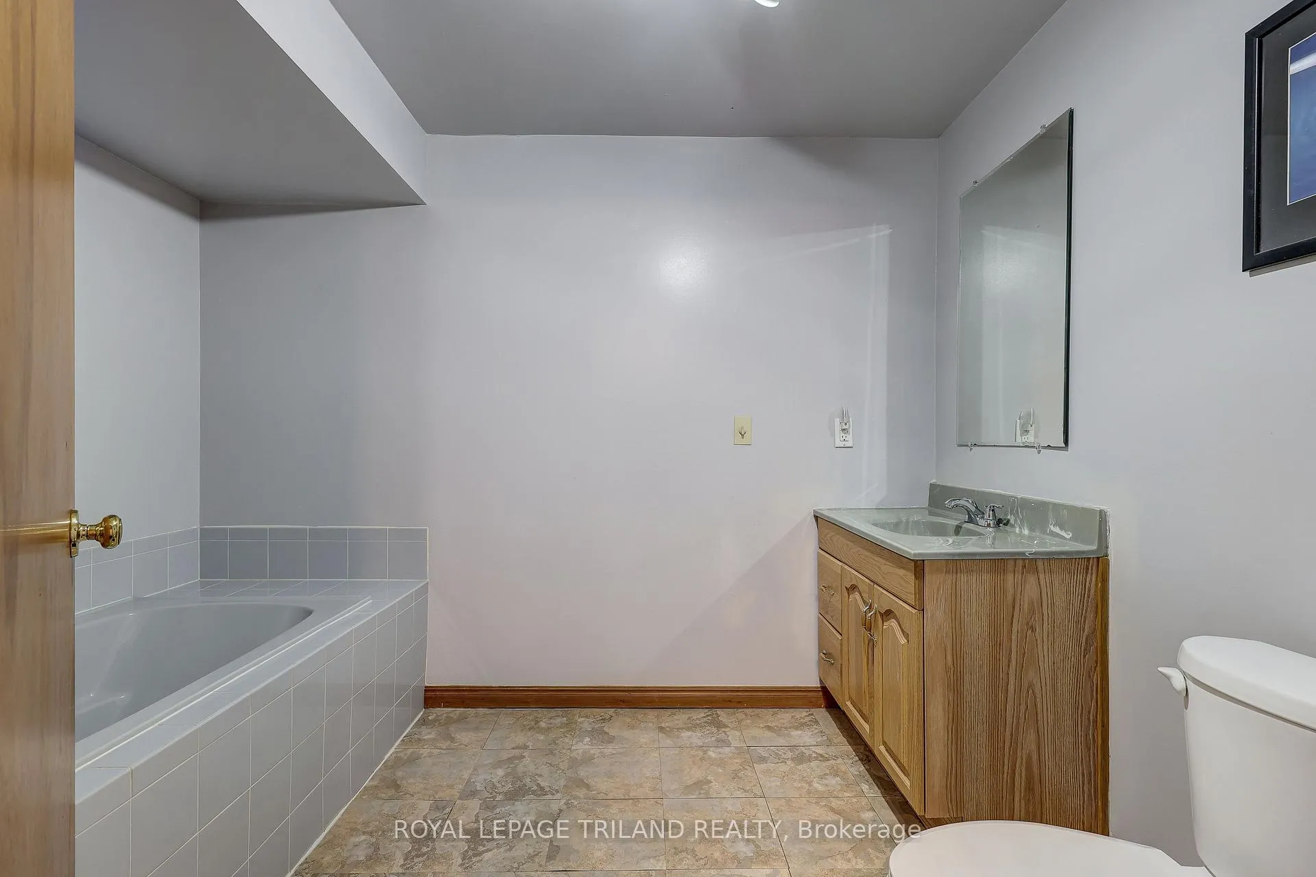 Photo 24 of 378 Highview Drive, St. Thomas — HOMEH