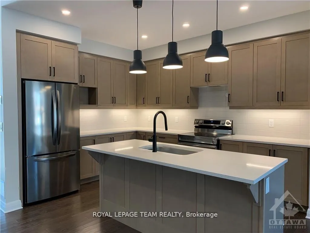 Photo 7 of 68 Michael Stoqua Street, Ottawa, CFB Rockcliffe and Area — HOMEH
