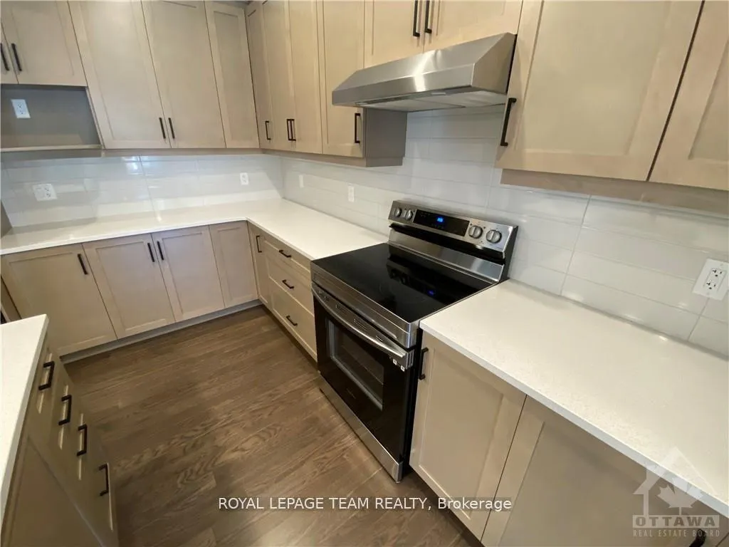 Photo 8 of 68 Michael Stoqua Street, Ottawa, CFB Rockcliffe and Area — HOMEH
