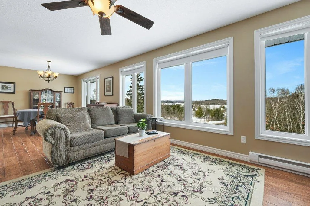 Photo 14 of 520 Star Lake Road, Seguin — HOMEH