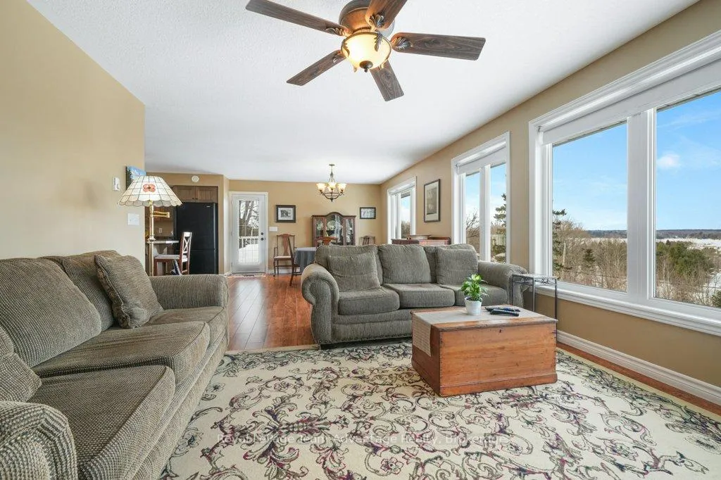 Photo 15 of 520 Star Lake Road, Seguin — HOMEH