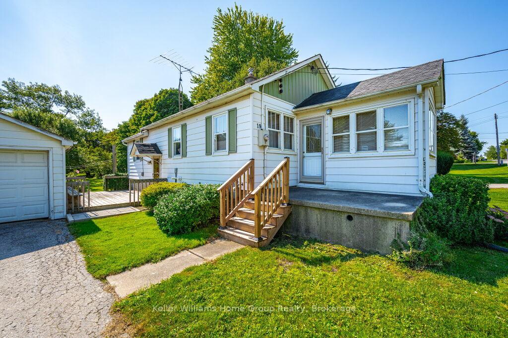 Photo 4 of 19 Peel Street W, Mapleton, Rural Mapleton — HOMEH