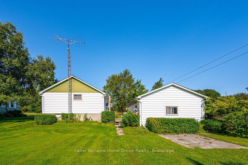 Photo 33 of 19 Peel Street W, Mapleton, Rural Mapleton — HOMEH