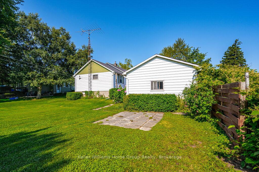Photo 34 of 19 Peel Street W, Mapleton, Rural Mapleton — HOMEH