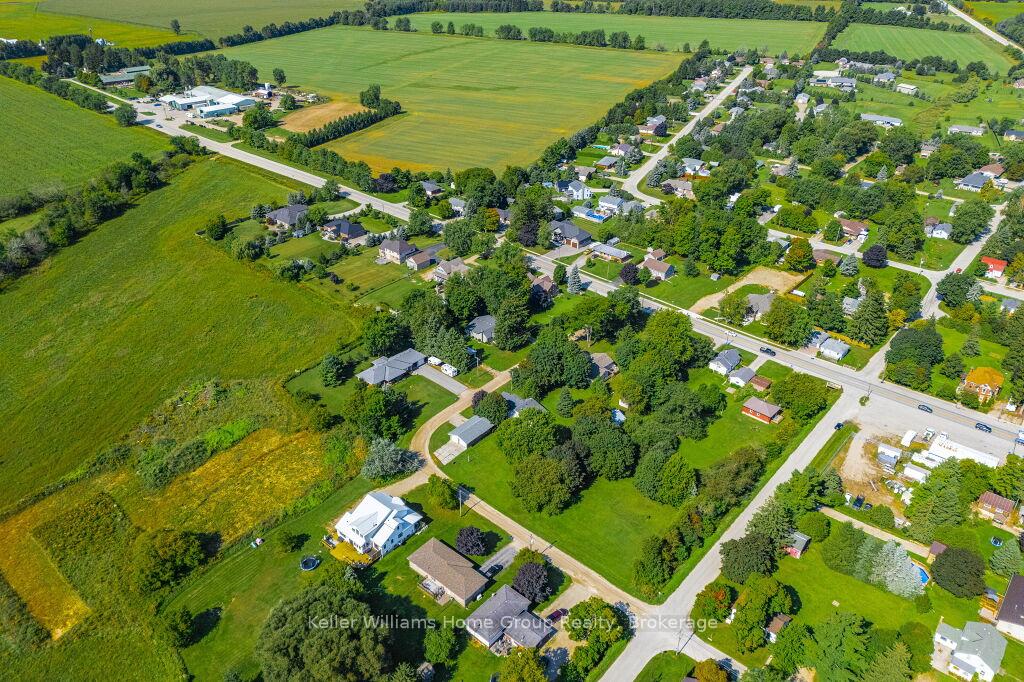 Photo 47 of 19 Peel Street W, Mapleton, Rural Mapleton — HOMEH