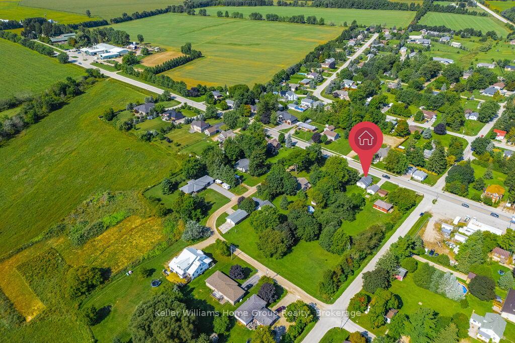 Photo 48 of 19 Peel Street W, Mapleton, Rural Mapleton — HOMEH