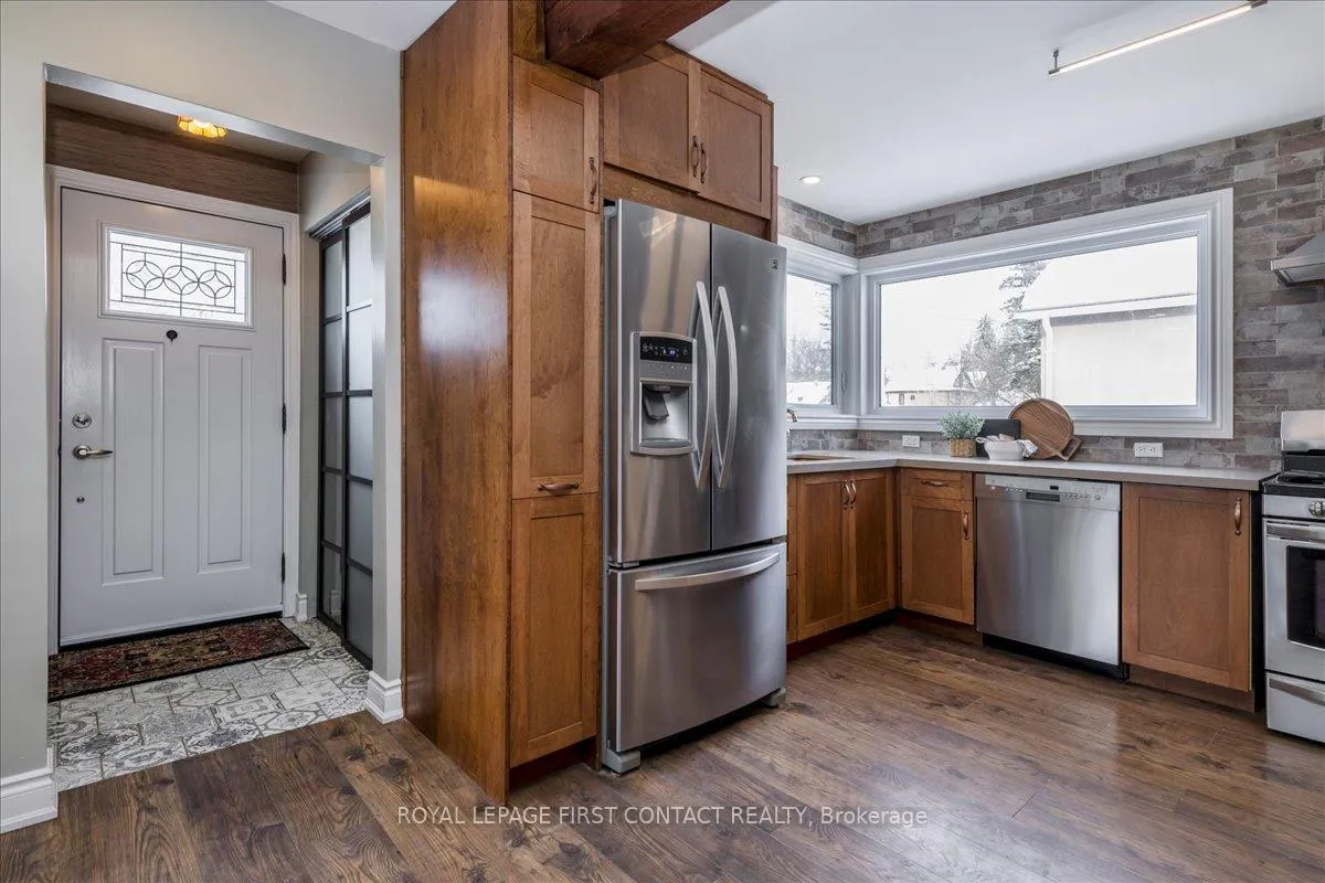 Photo 4 of 159 Codrington Street, Barrie, Codrington — HOMEH