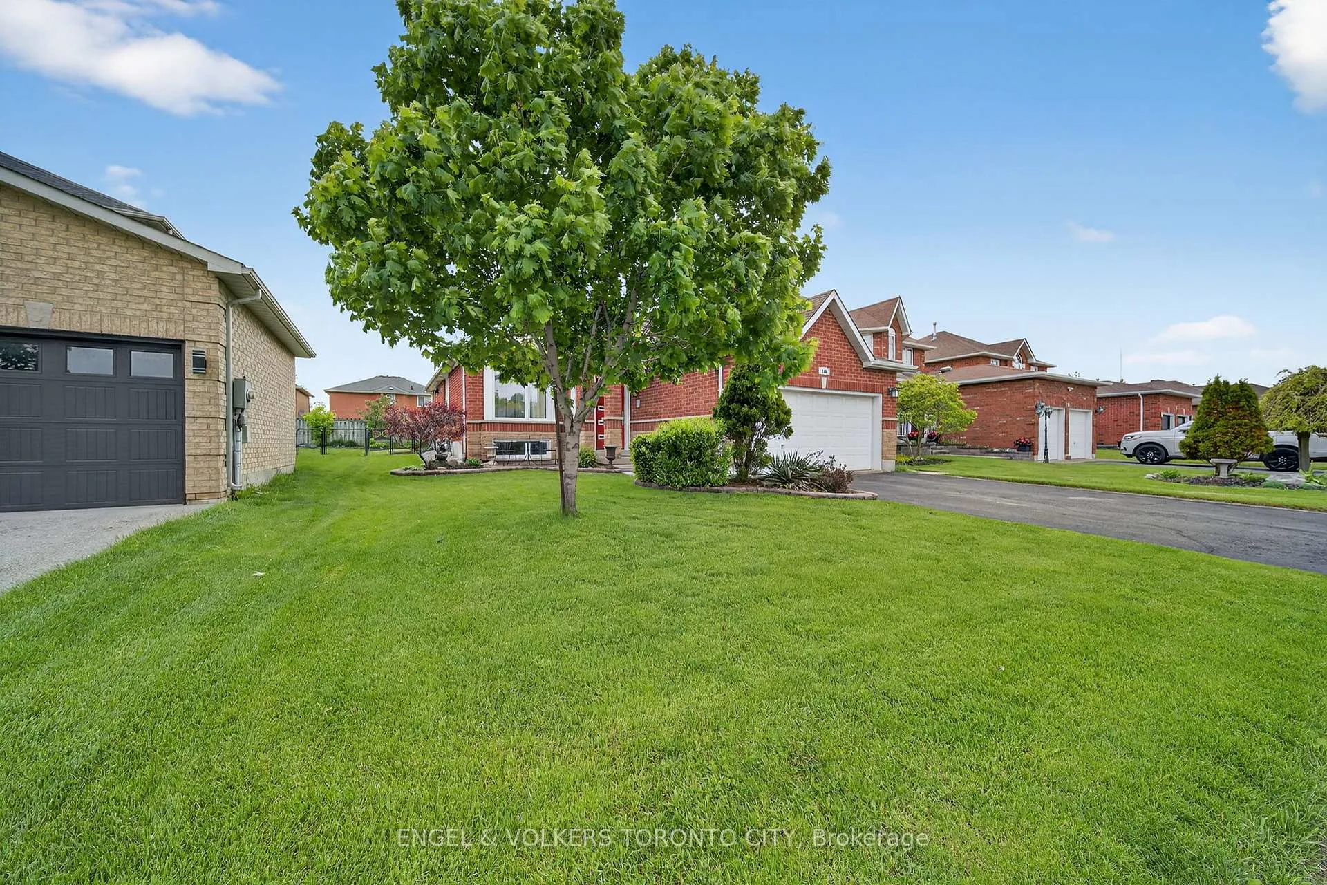 Photo 2 of 168 Hurst Drive, Barrie, Bayshore — HOMEH