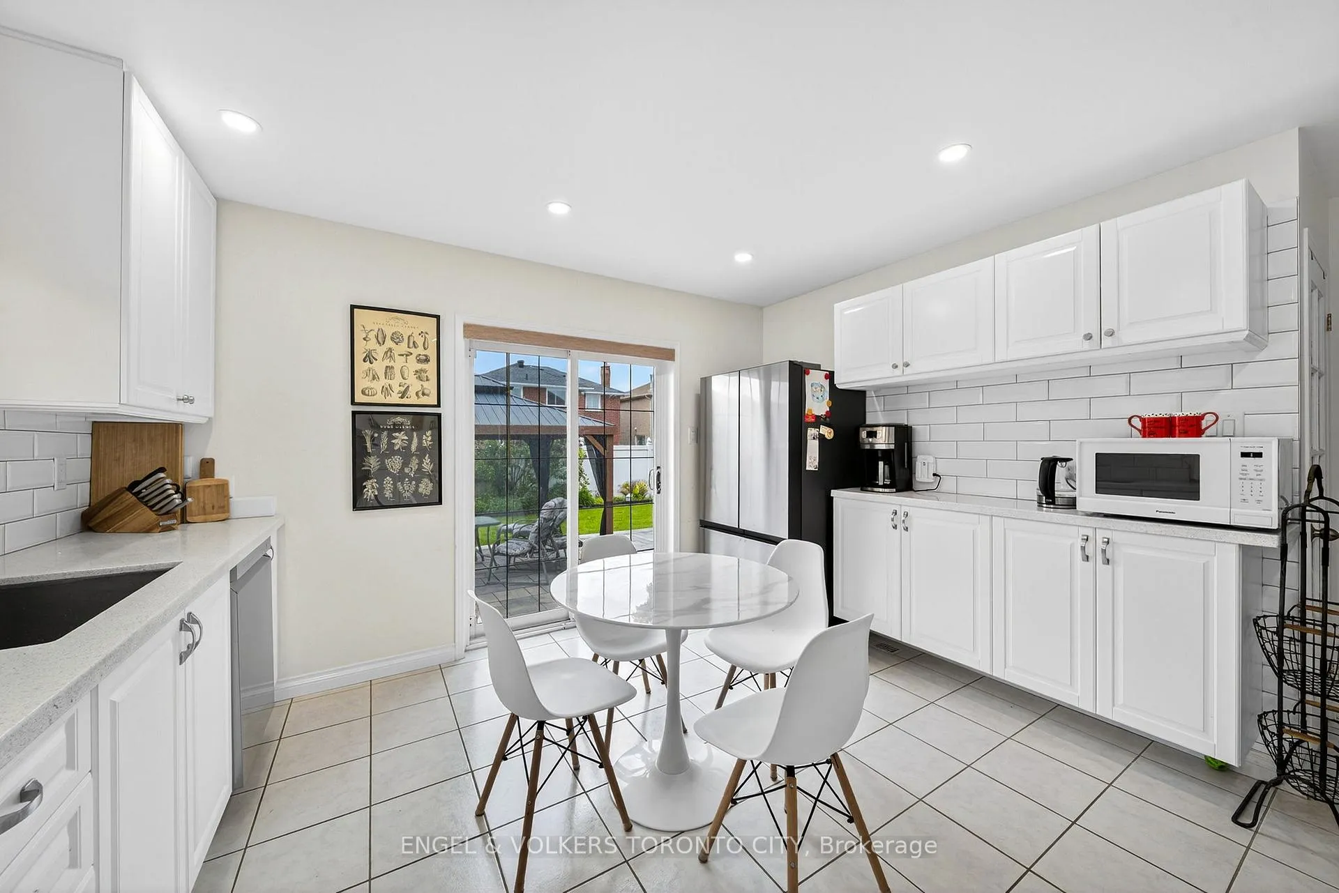 Photo 9 of 168 Hurst Drive, Barrie, Bayshore — HOMEH