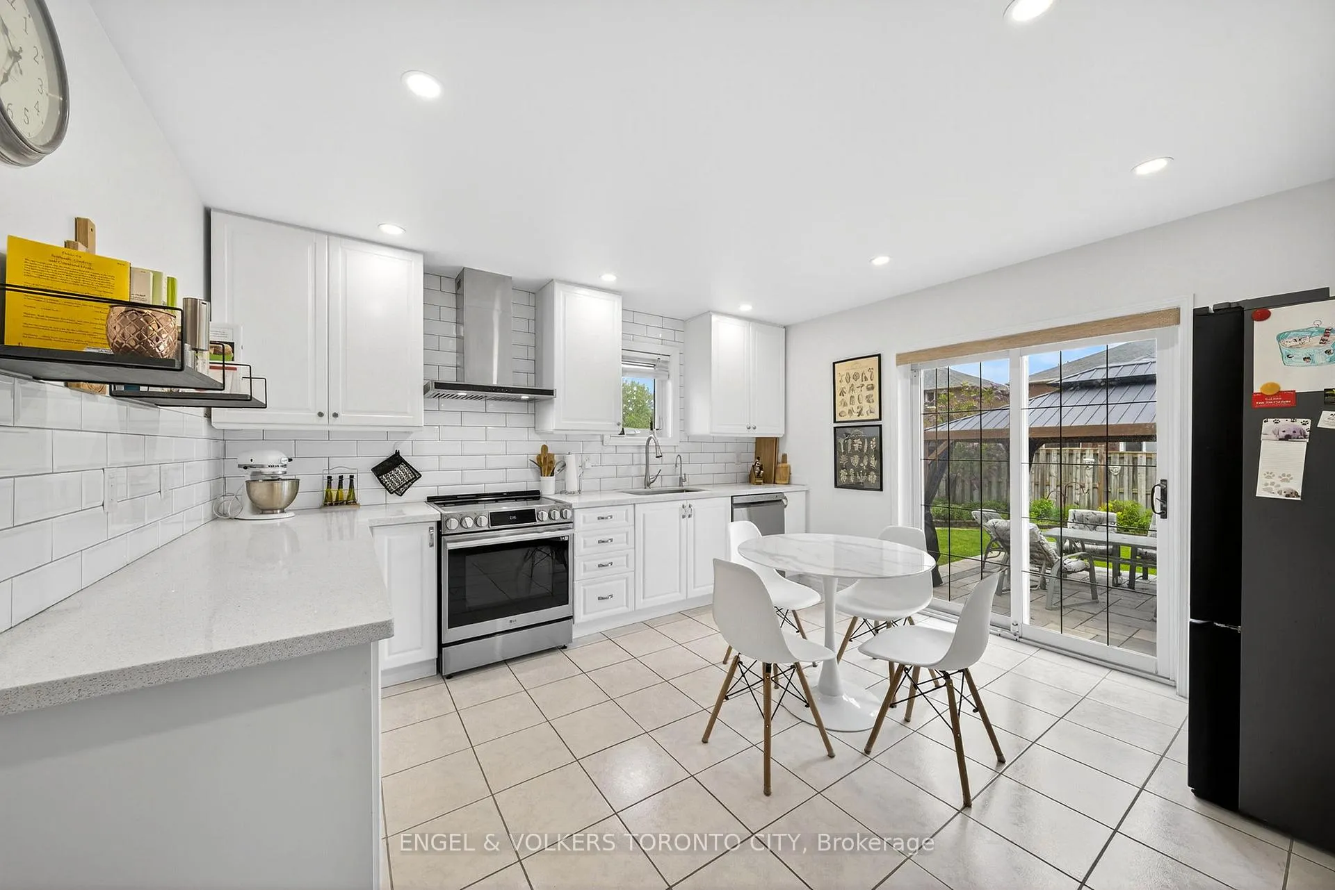 Photo 11 of 168 Hurst Drive, Barrie, Bayshore — HOMEH