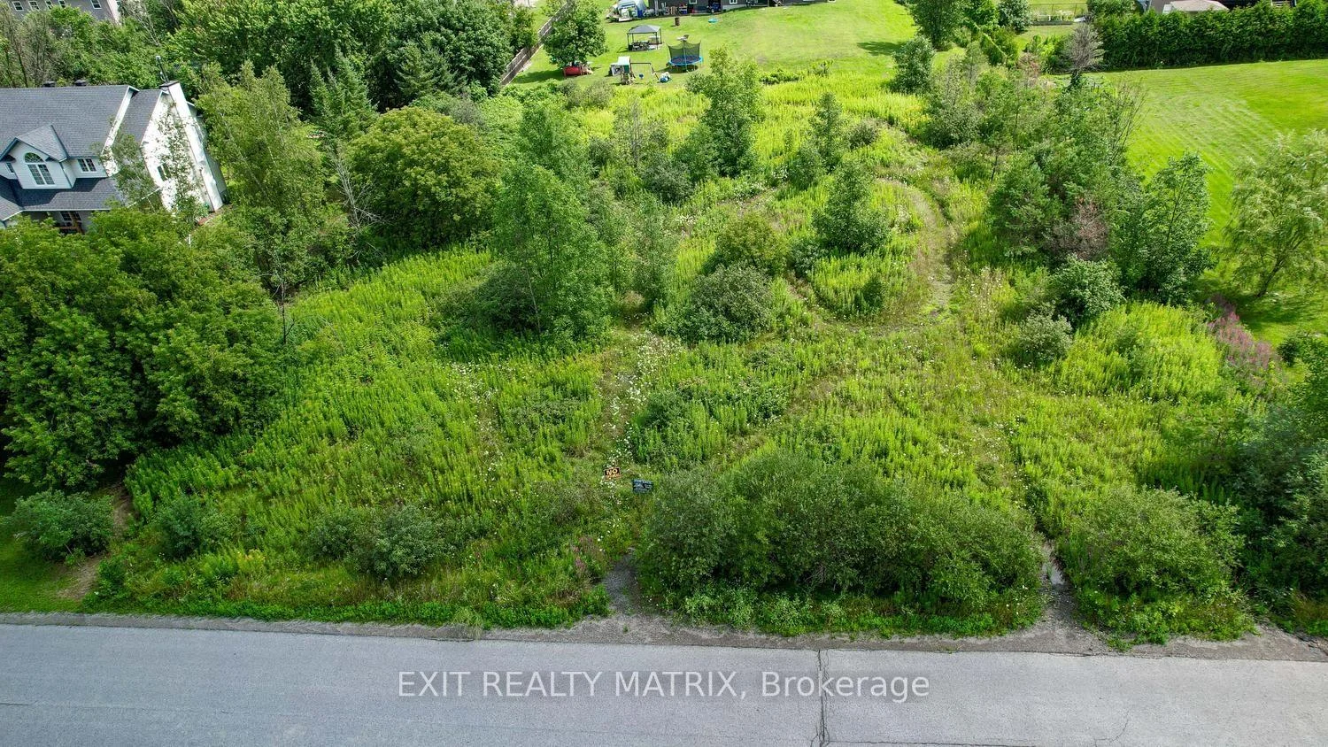 Photo 10 of 4123 Calbrent Way, Ottawa, Vernon — HOMEH