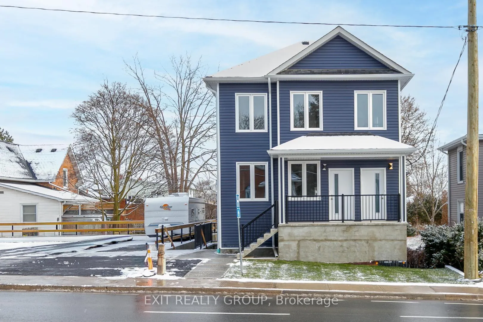 Front of Unit 3, 211 Dundas St W, Building B W