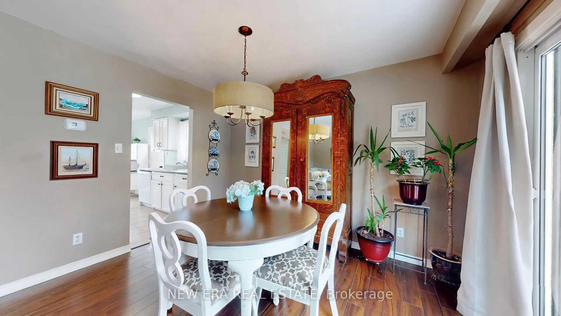 Photo 17 of 3103 Autumn Hill Crescent, Burlington, Brant Hills — HOMEH