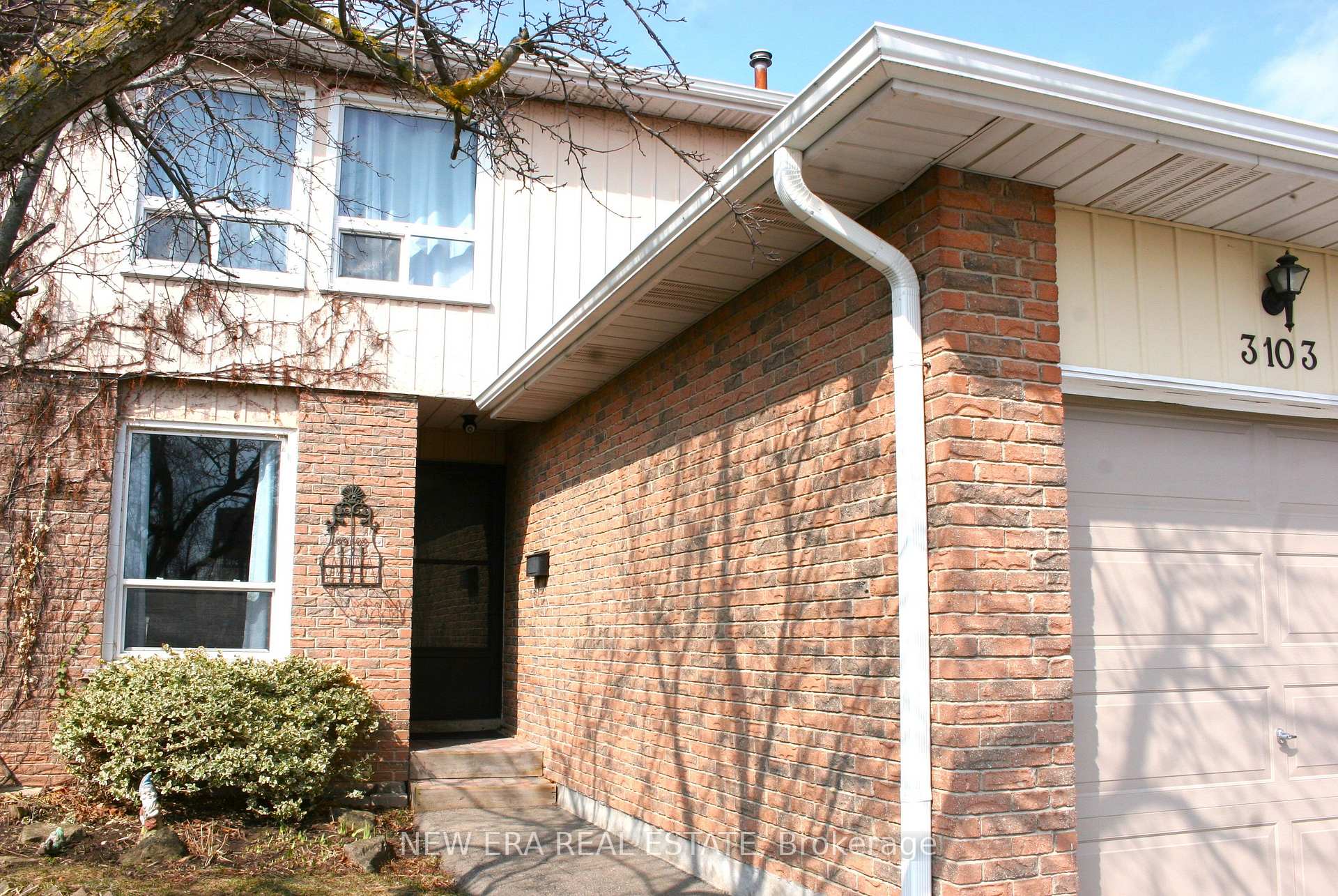Photo 4 of 3103 Autumn Hill Crescent, Burlington, Brant Hills — HOMEH