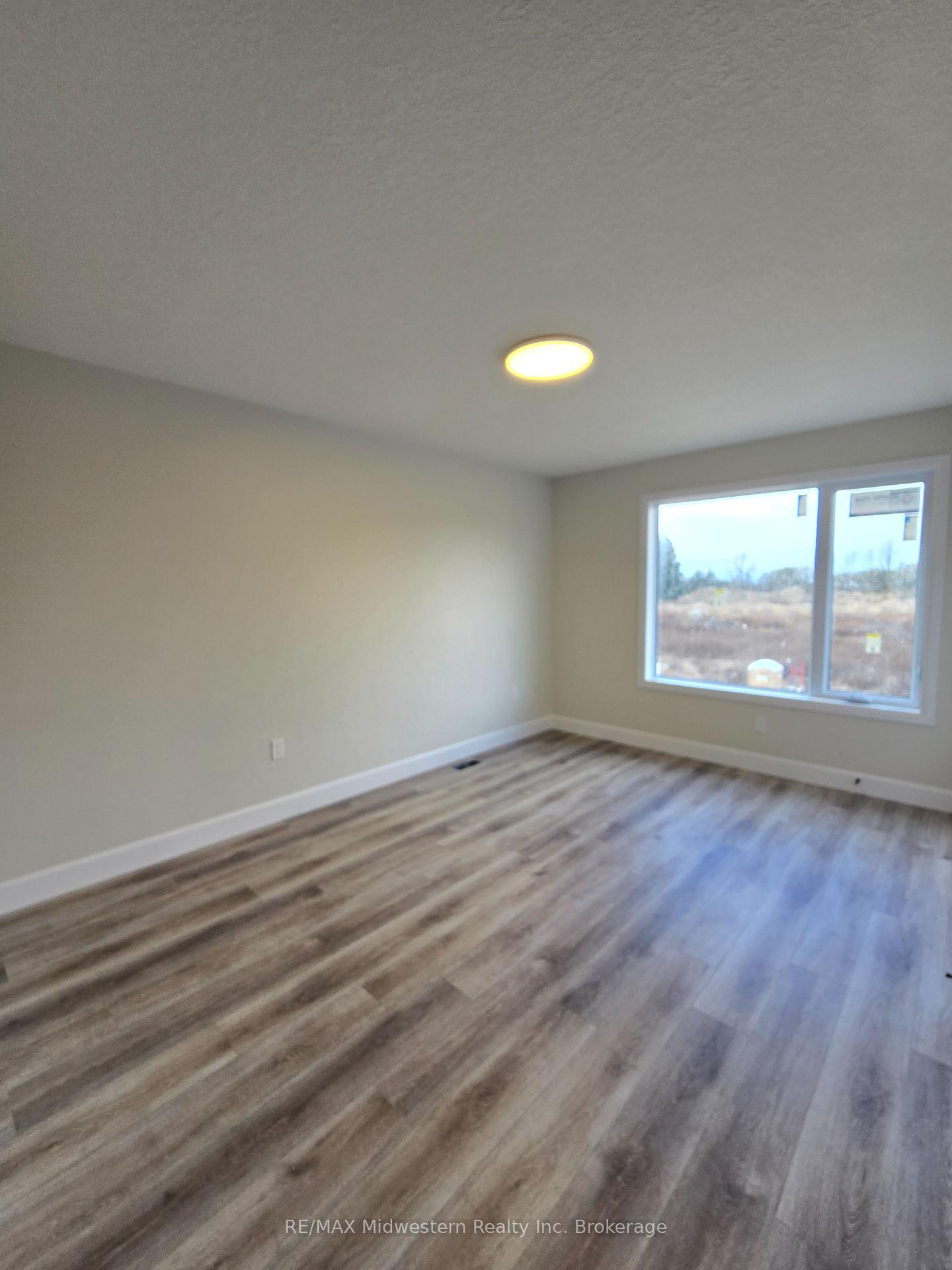 Photo 8 of 34 Roberts St, Huron East, Seaforth — HOMEH
