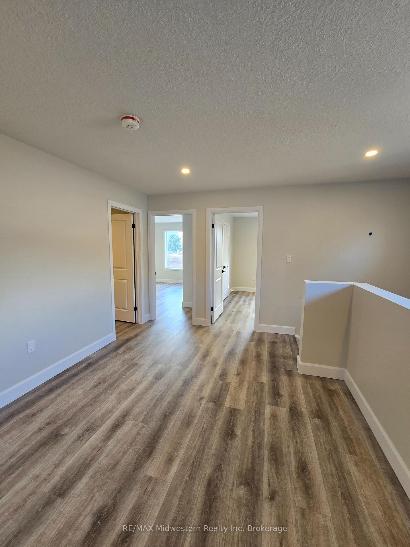 Photo 10 of 34 Roberts St, Huron East, Seaforth — HOMEH