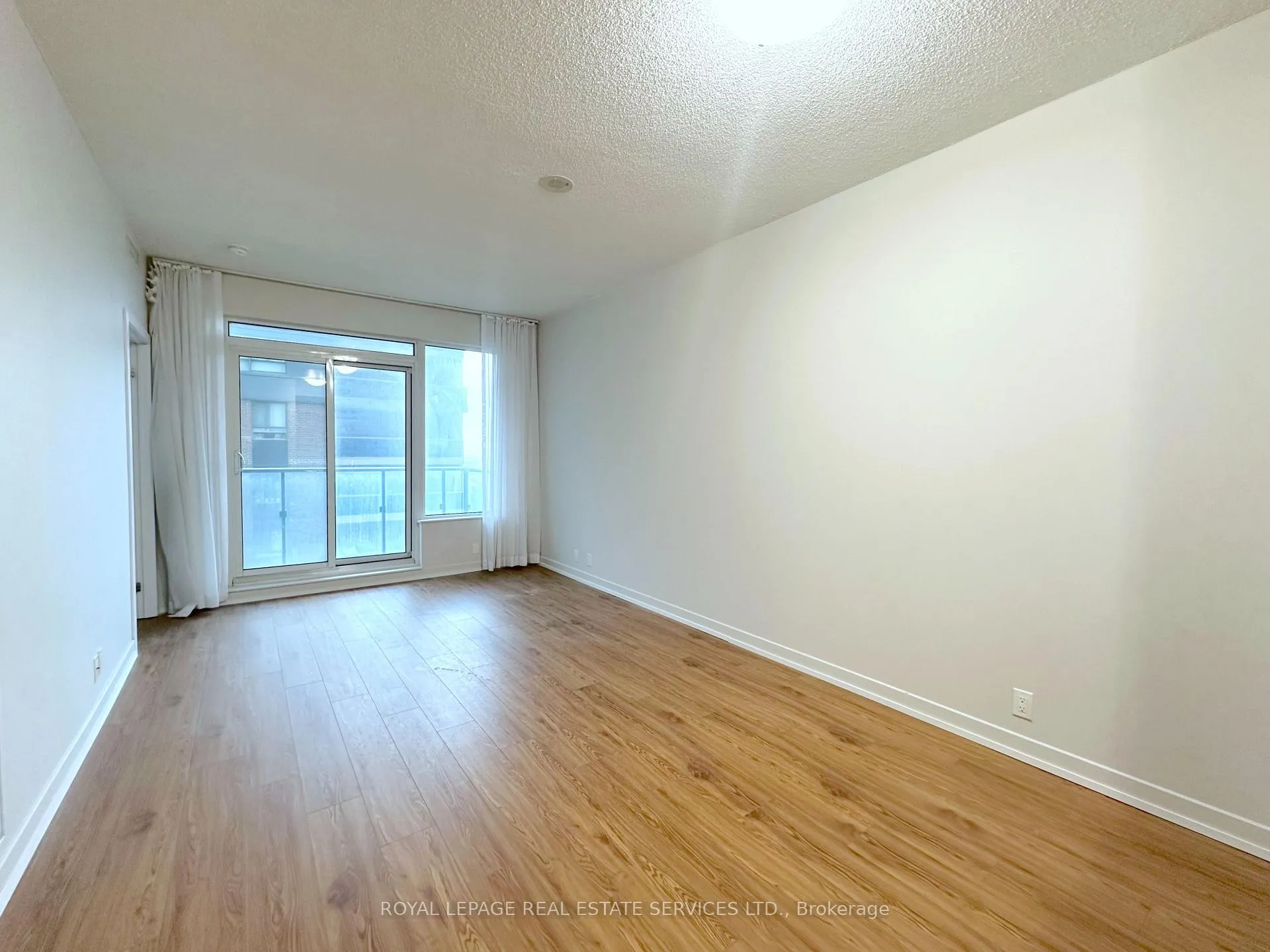 Photo 5 of Unit 1003, 188 Clark Boulevard, Brampton, Queen Street Corridor — HOMEH