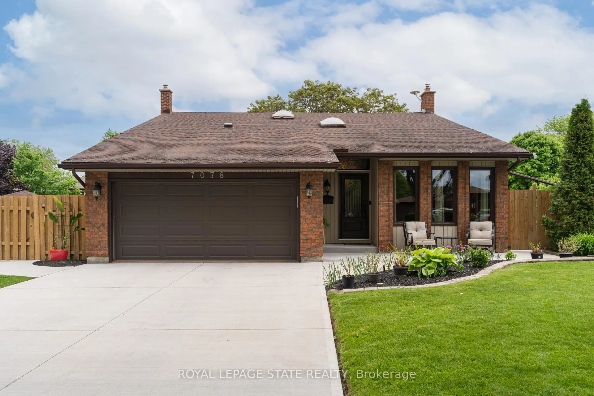 Photo 2 of 7078 Rosseau Place, Niagara Falls, Casey — HOMEH