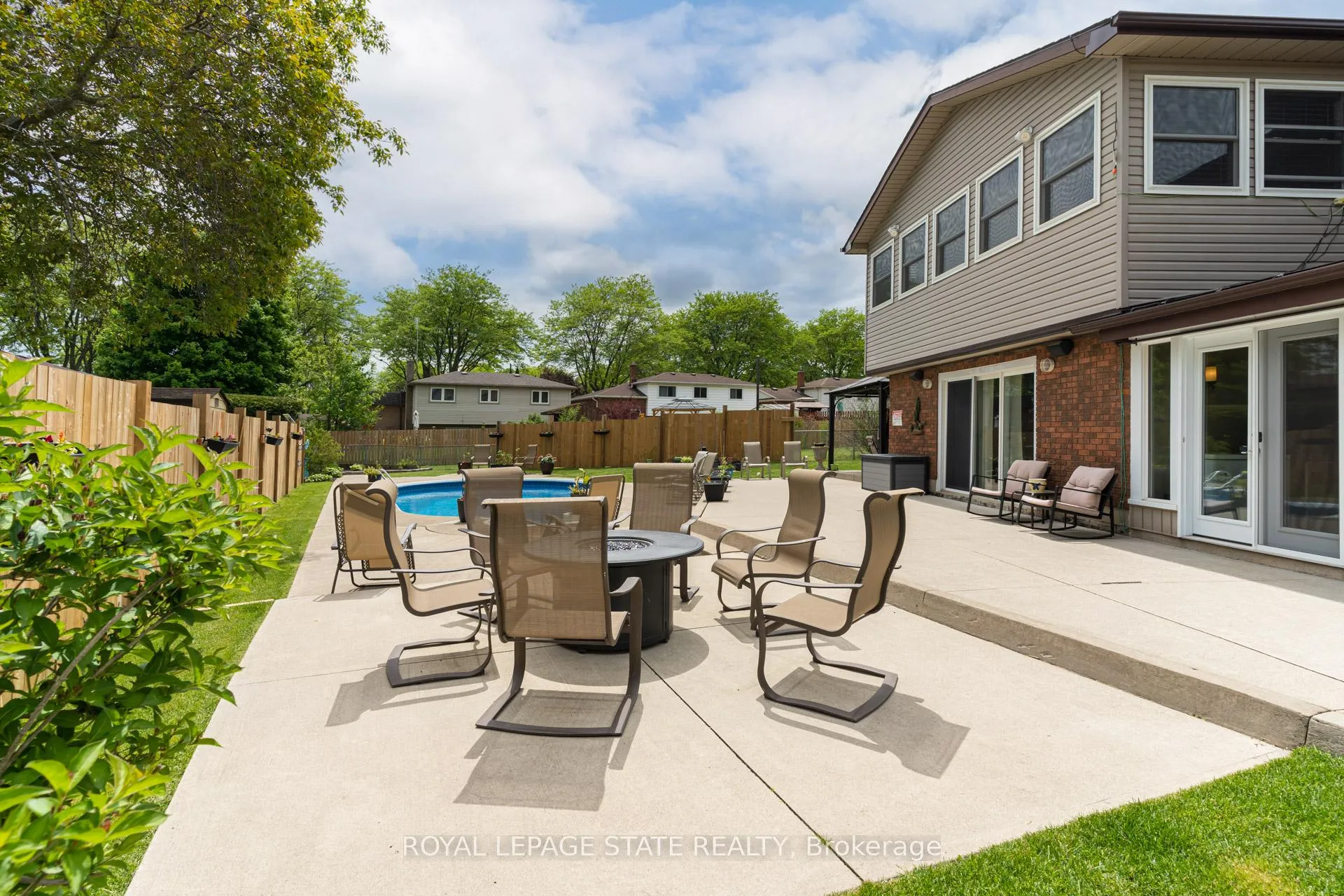 Photo 6 of 7078 Rosseau Place, Niagara Falls, Casey — HOMEH