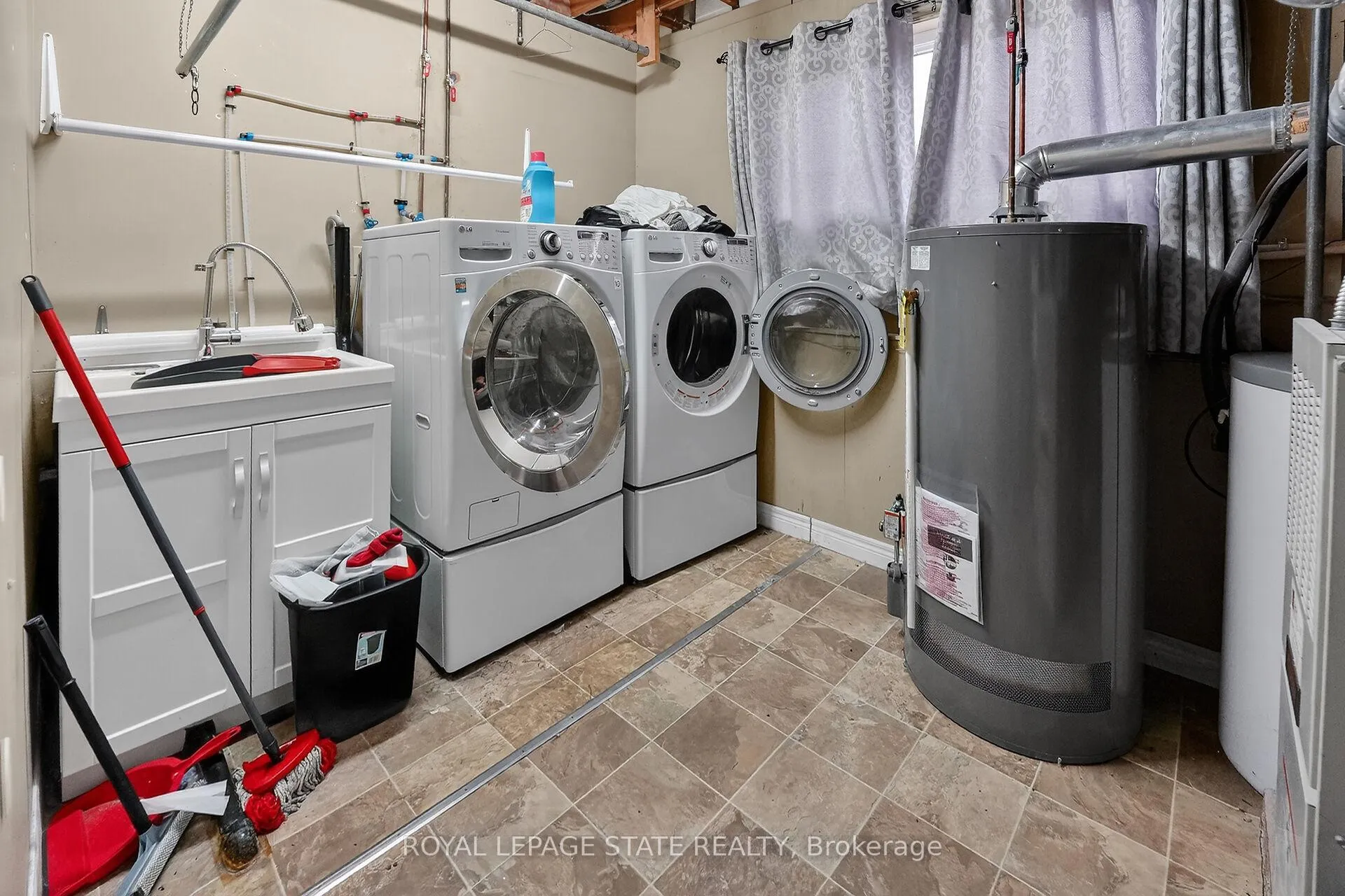 Photo 23 of 7078 Rosseau Place, Niagara Falls, Casey — HOMEH
