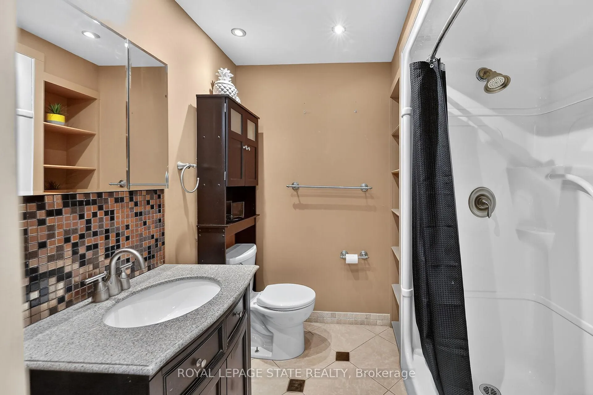 Photo 24 of 7078 Rosseau Place, Niagara Falls, Casey — HOMEH