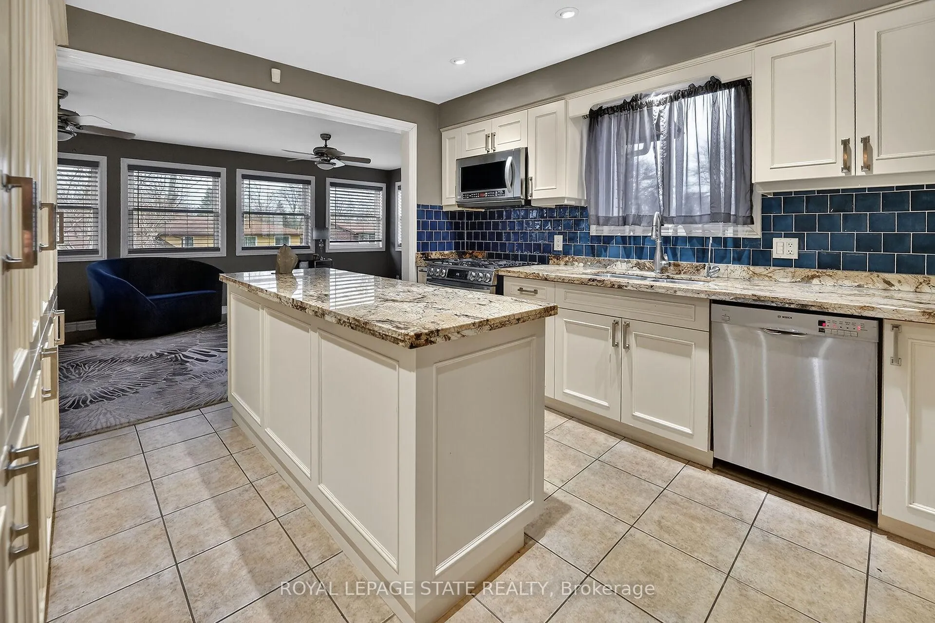 Photo 28 of 7078 Rosseau Place, Niagara Falls, Casey — HOMEH