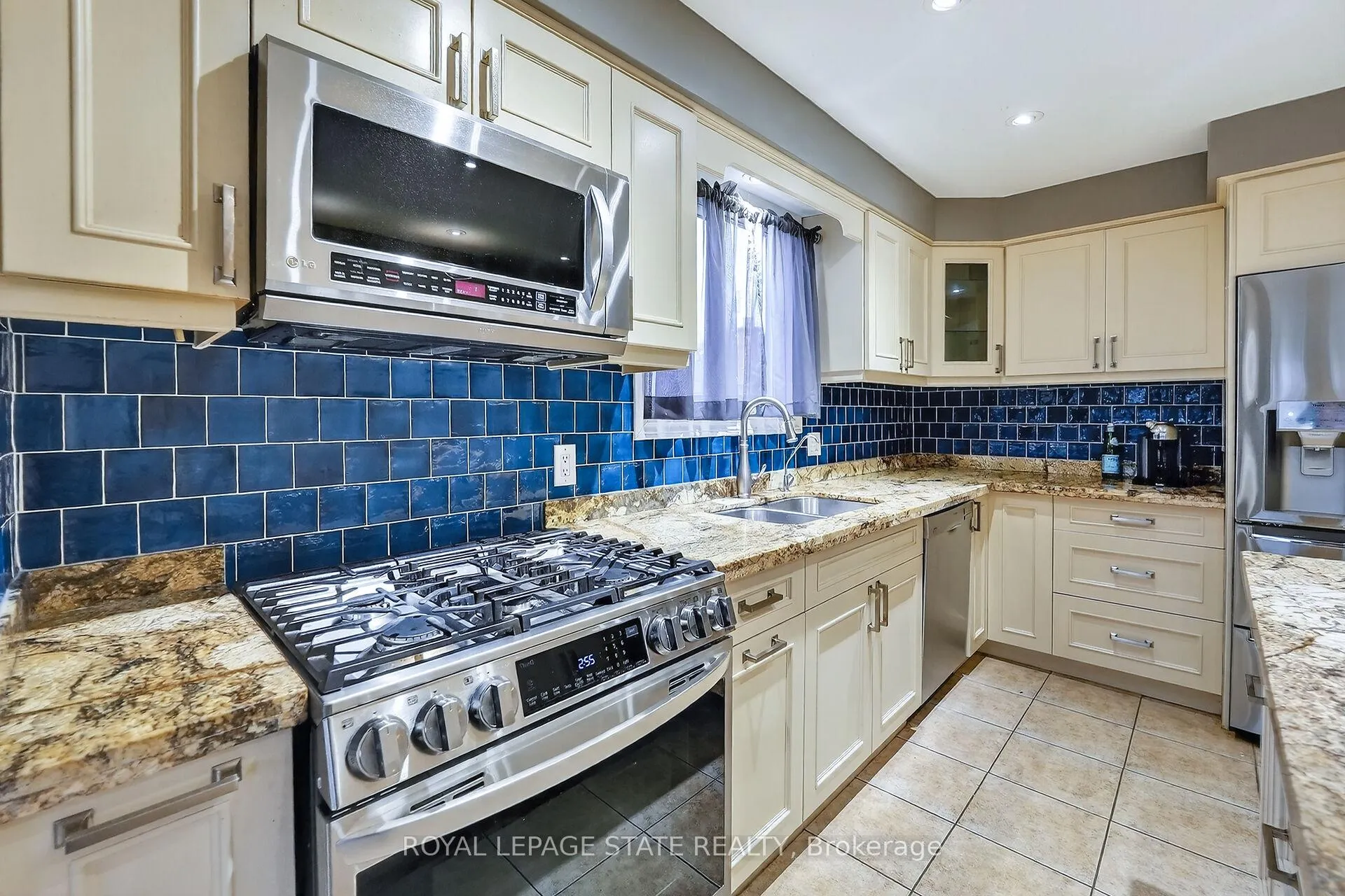 Photo 30 of 7078 Rosseau Place, Niagara Falls, Casey — HOMEH