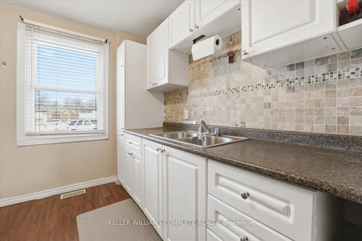 Photo 9 of 3059 Empire Place, Niagara Falls, Church's Lane — HOMEH