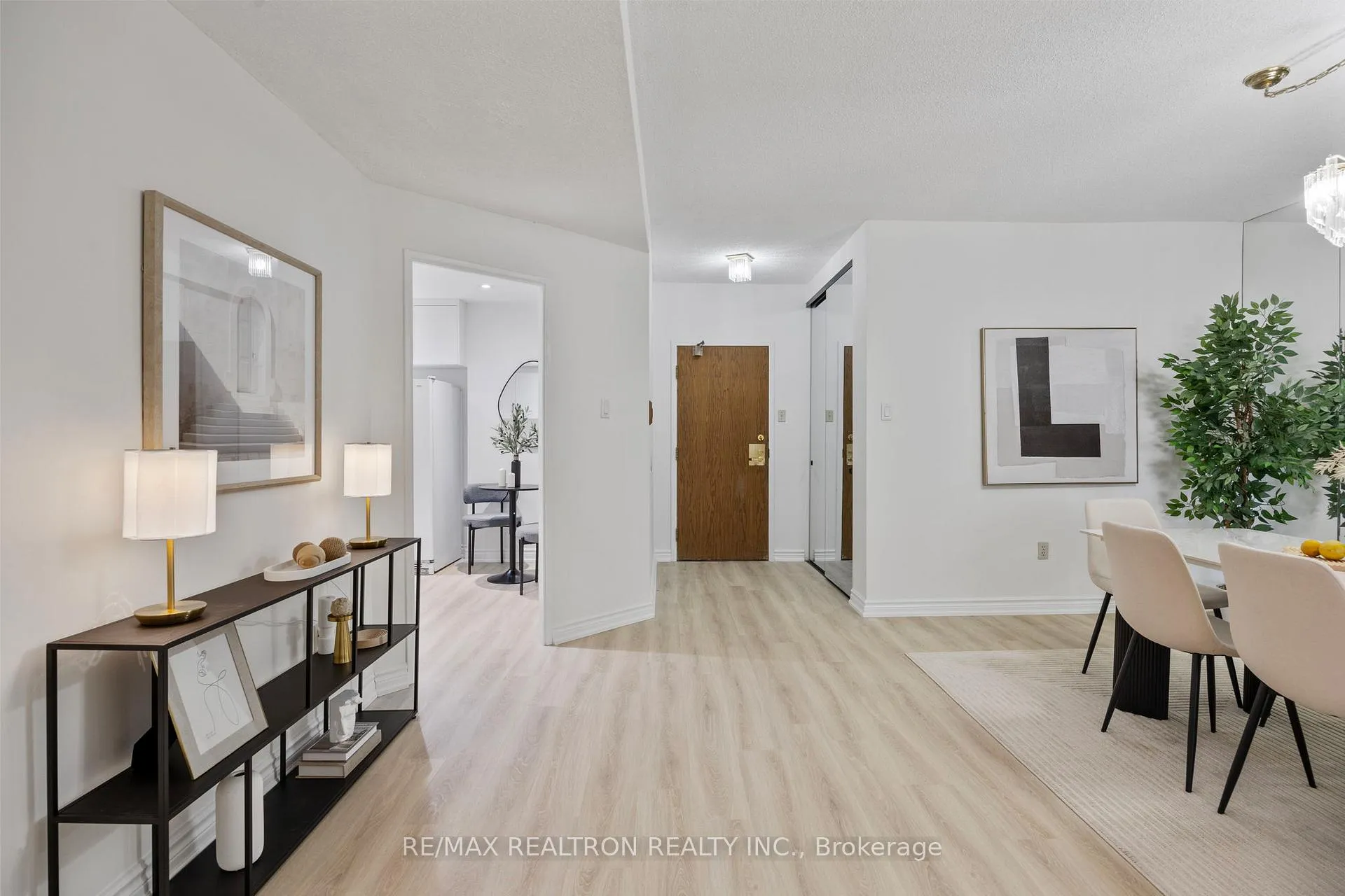Photo 7 of Unit 316, 333 Clark Avenue W, Vaughan, Crestwood-Springfarm-Yorkhill — HOMEH