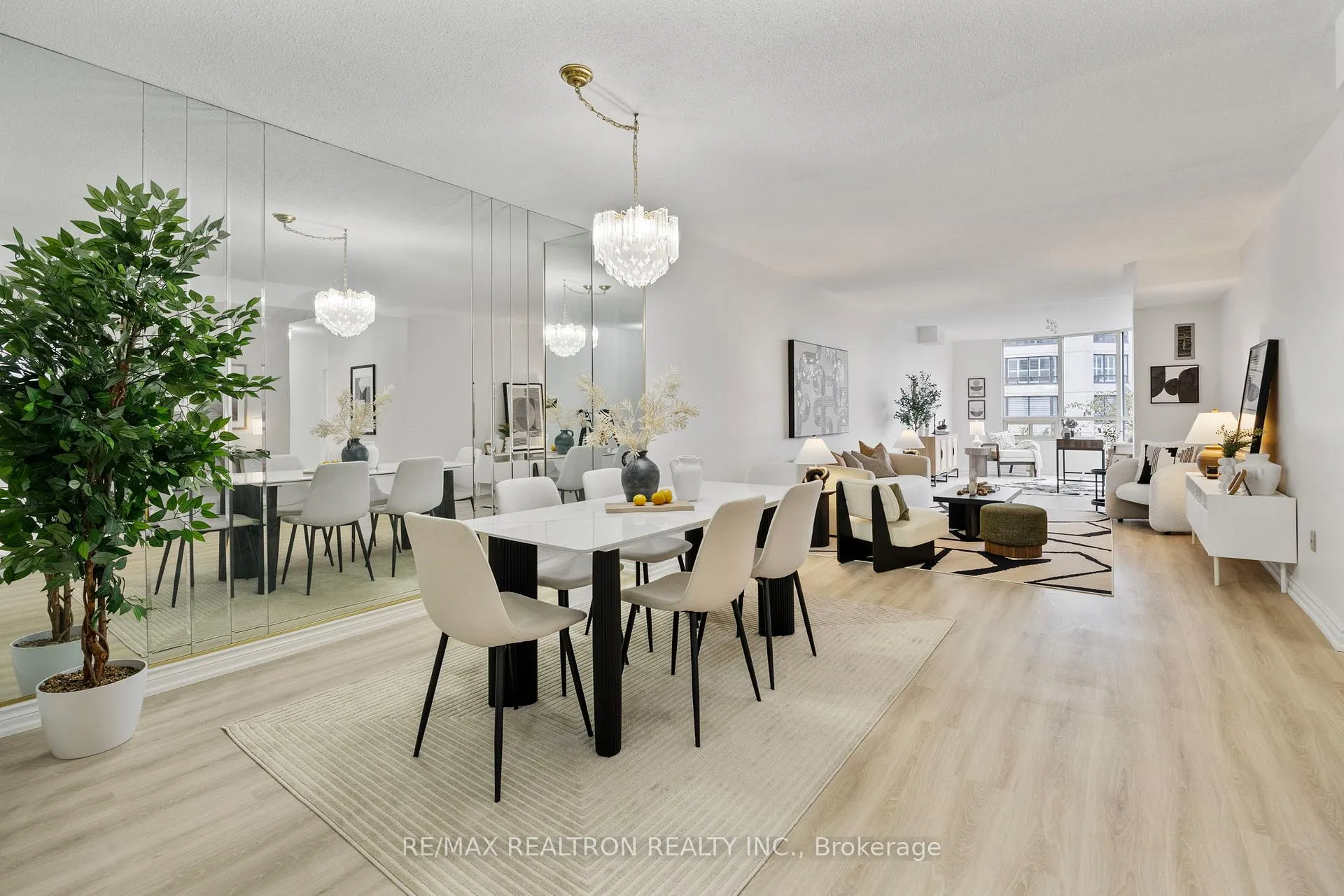 Photo 9 of Unit 316, 333 Clark Avenue W, Vaughan, Crestwood-Springfarm-Yorkhill — HOMEH