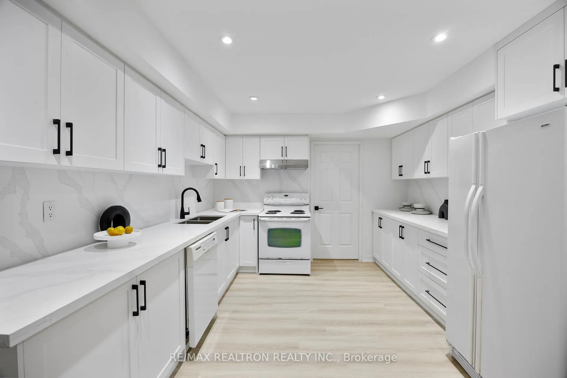 Photo 18 of Unit 316, 333 Clark Avenue W, Vaughan, Crestwood-Springfarm-Yorkhill — HOMEH