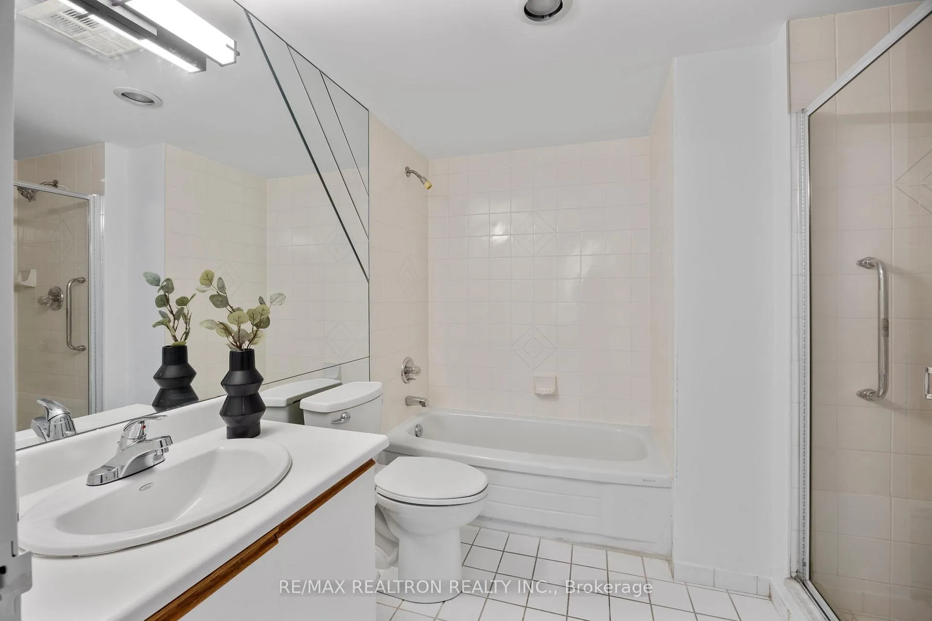 Photo 29 of Unit 316, 333 Clark Avenue W, Vaughan, Crestwood-Springfarm-Yorkhill — HOMEH
