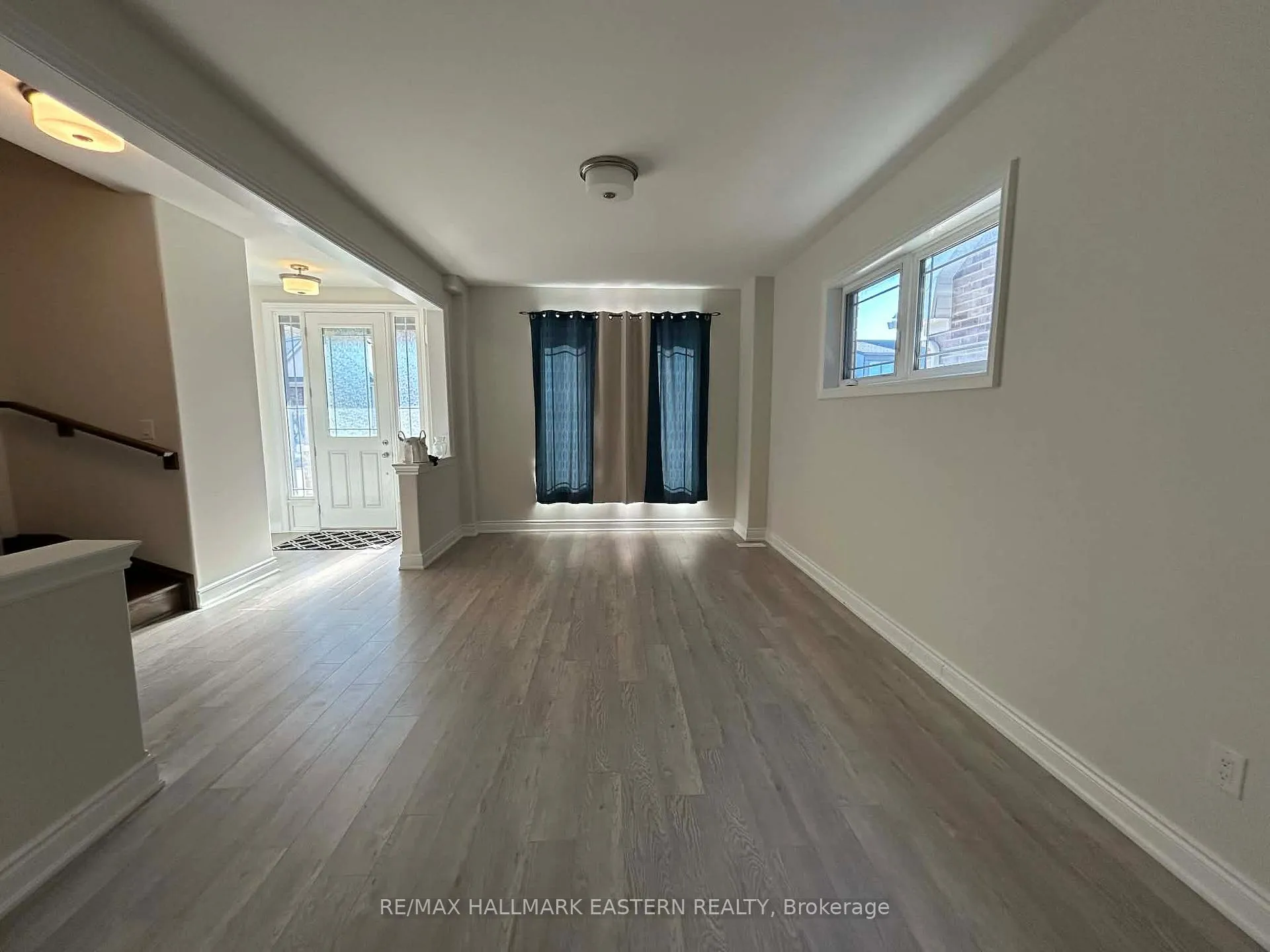 Photo 7 of 534 Macintosh Grove, Peterborough, Northcrest Ward 5 — HOMEH