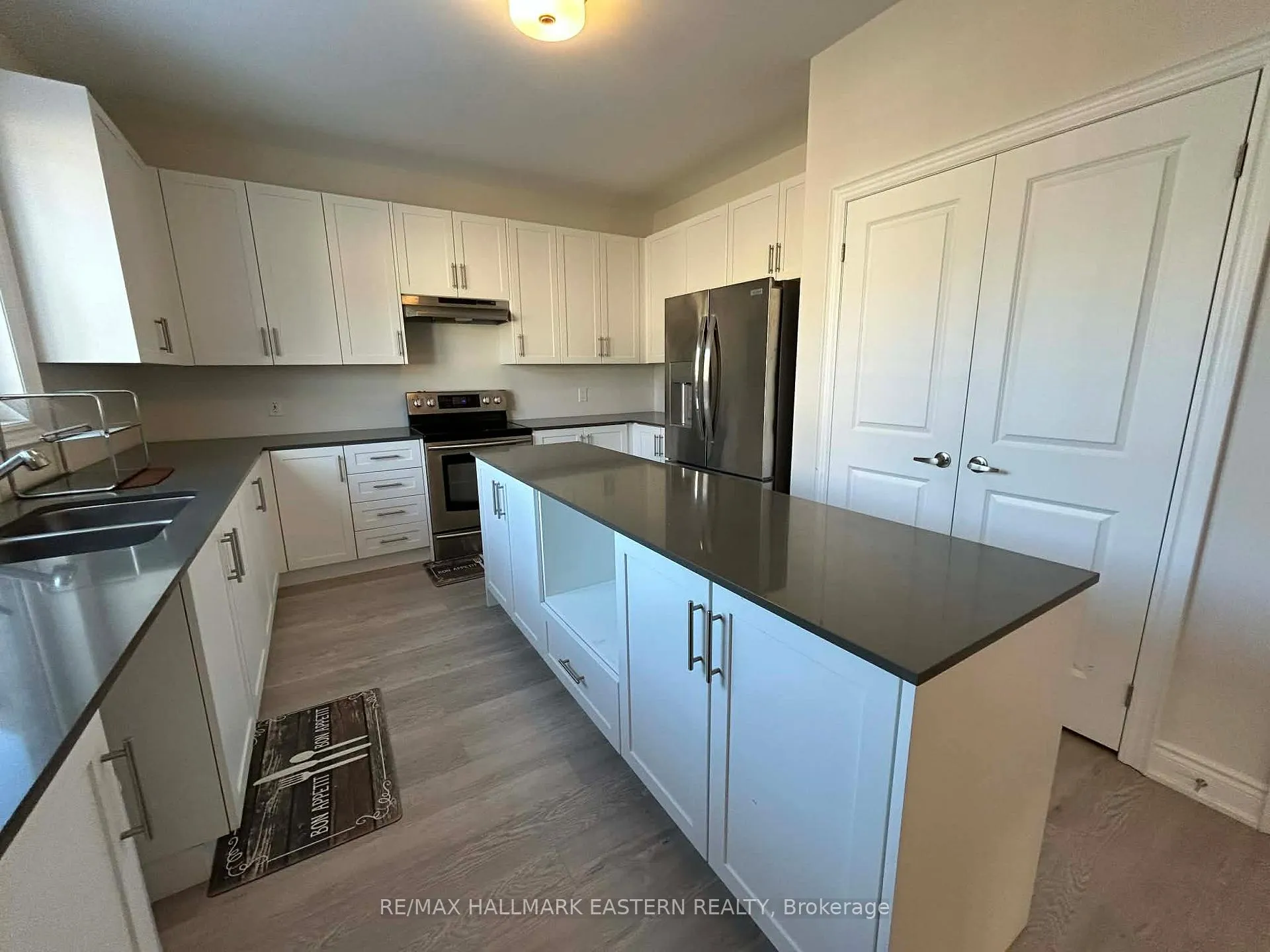 Photo 10 of 534 Macintosh Grove, Peterborough, Northcrest Ward 5 — HOMEH