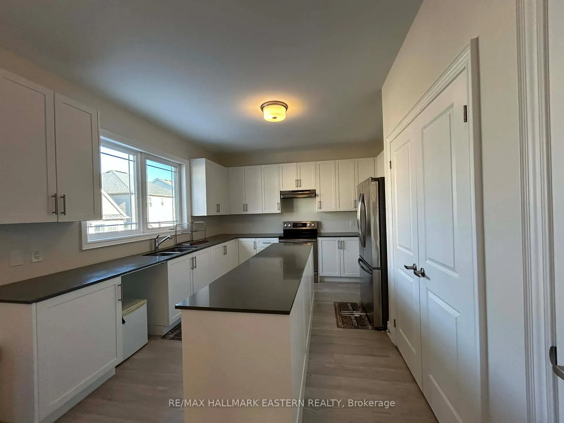 Photo 11 of 534 Macintosh Grove, Peterborough, Northcrest Ward 5 — HOMEH