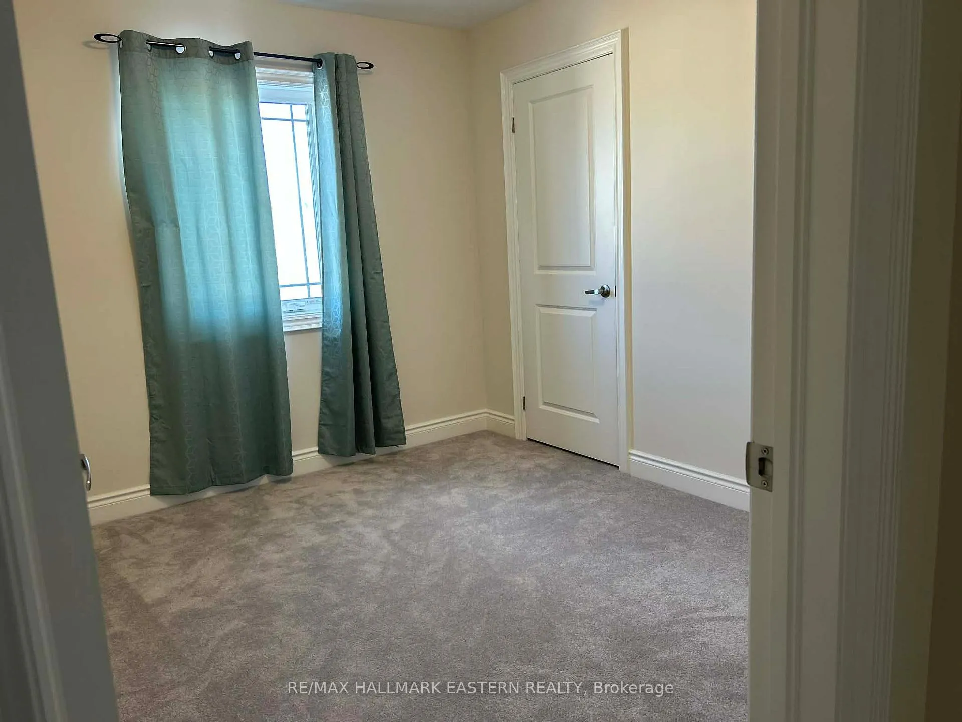 Photo 16 of 534 Macintosh Grove, Peterborough, Northcrest Ward 5 — HOMEH