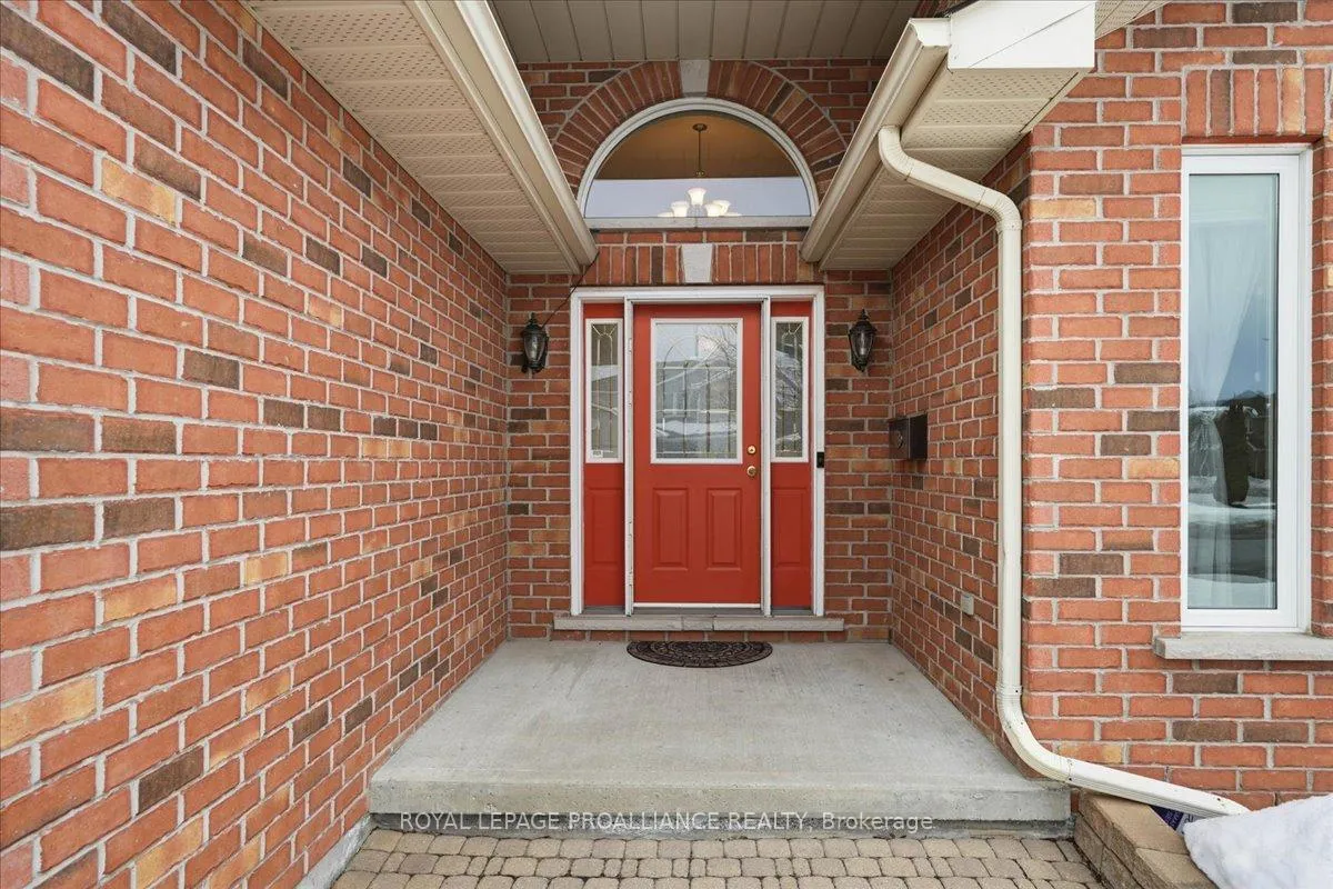 Photo 4 of 102 Hickory Grove, Belleville, Belleville Ward — HOMEH