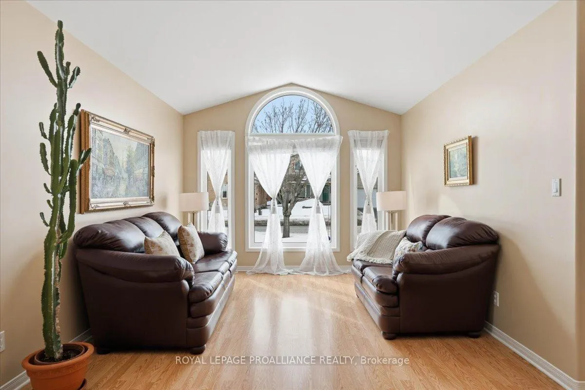 Photo 6 of 102 Hickory Grove, Belleville, Belleville Ward — HOMEH