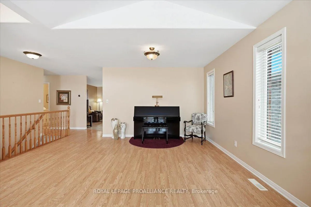 Photo 7 of 102 Hickory Grove, Belleville, Belleville Ward — HOMEH
