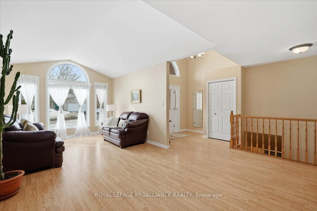Photo 8 of 102 Hickory Grove, Belleville, Belleville Ward — HOMEH
