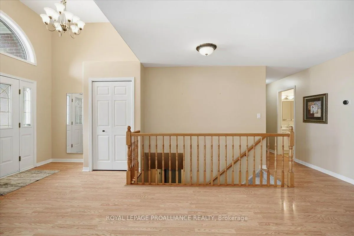 Photo 10 of 102 Hickory Grove, Belleville, Belleville Ward — HOMEH