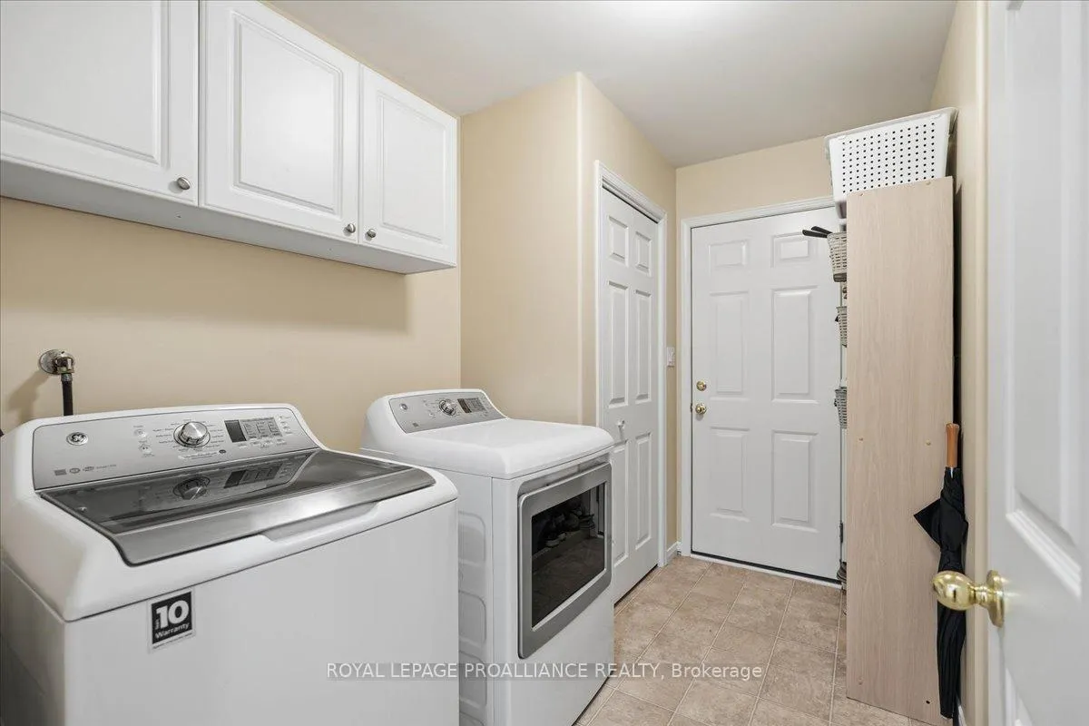 Photo 11 of 102 Hickory Grove, Belleville, Belleville Ward — HOMEH