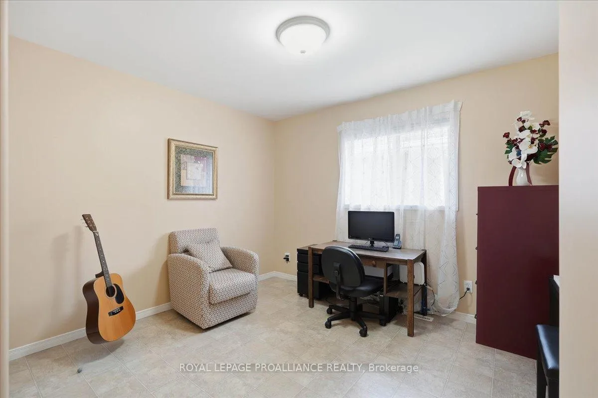 Photo 13 of 102 Hickory Grove, Belleville, Belleville Ward — HOMEH
