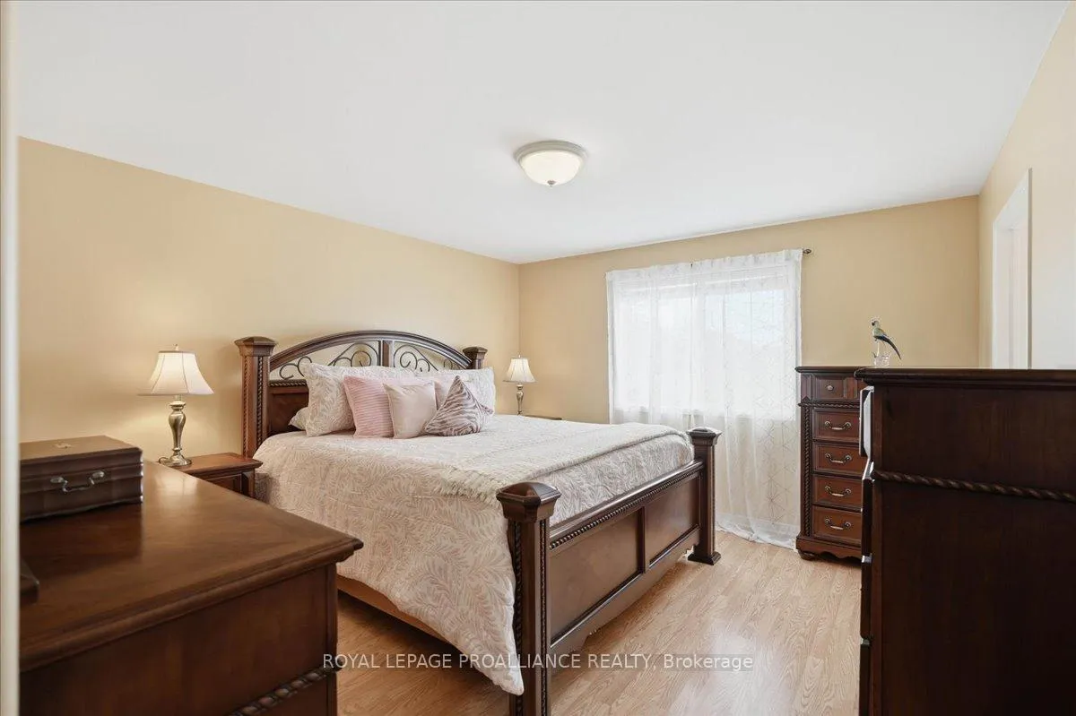 Photo 17 of 102 Hickory Grove, Belleville, Belleville Ward — HOMEH