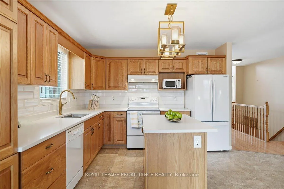 Photo 23 of 102 Hickory Grove, Belleville, Belleville Ward — HOMEH