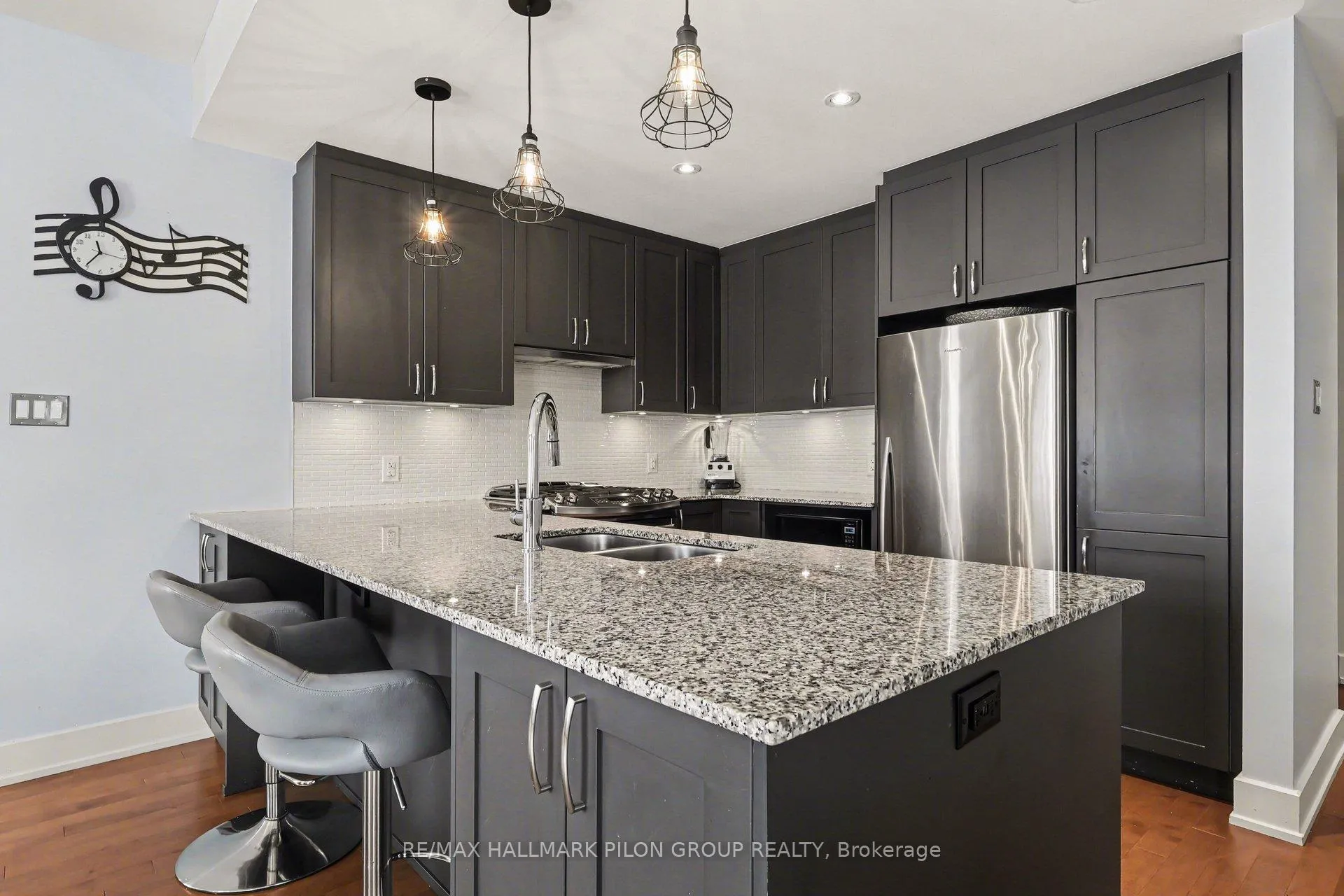 Photo 4 of 200 Mullin Private, Ottawa, Mer Bleue/Bradley Estates/Anderson Park — HOMEH